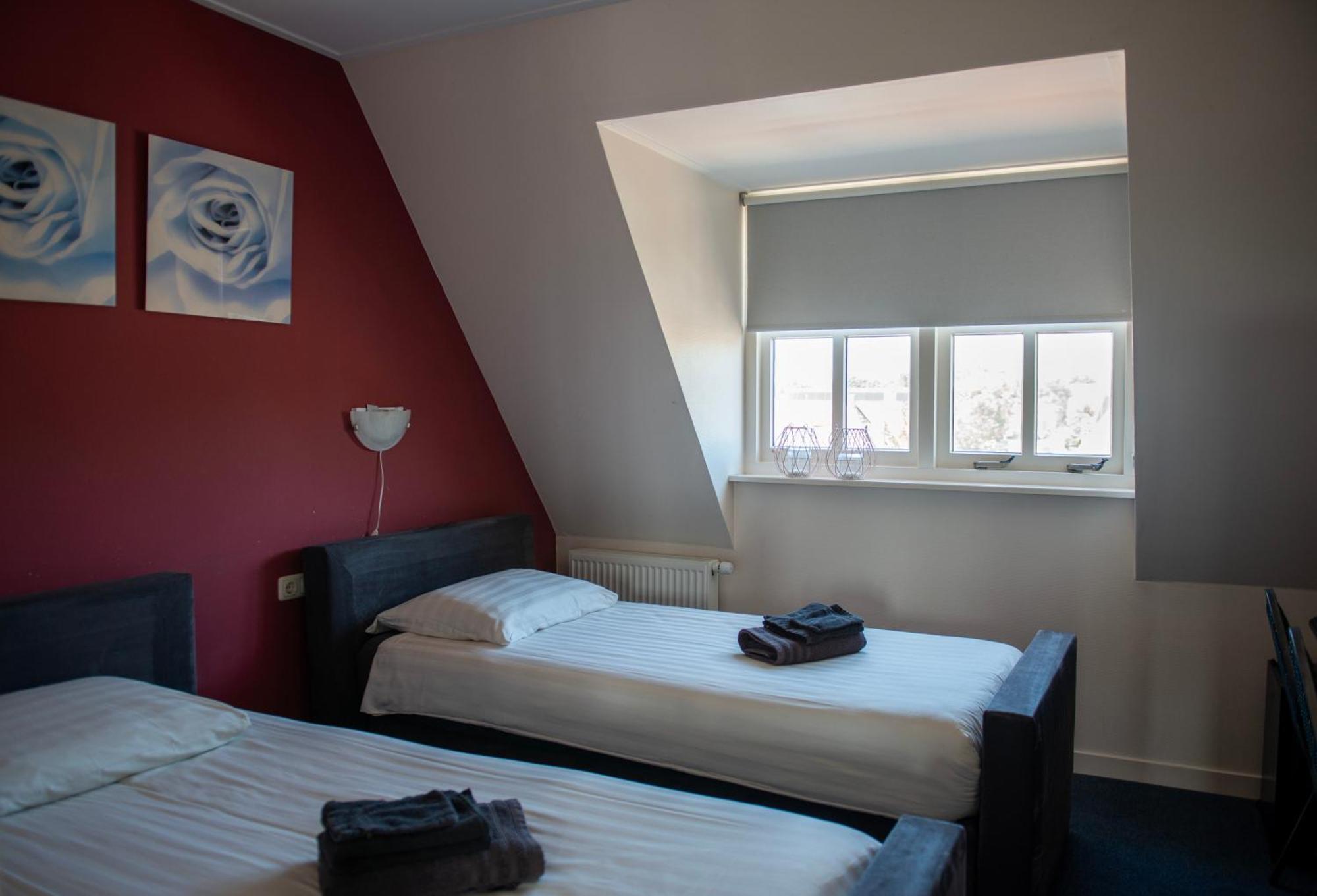 Hotel De Harmonie Sexbierum Exterior photo