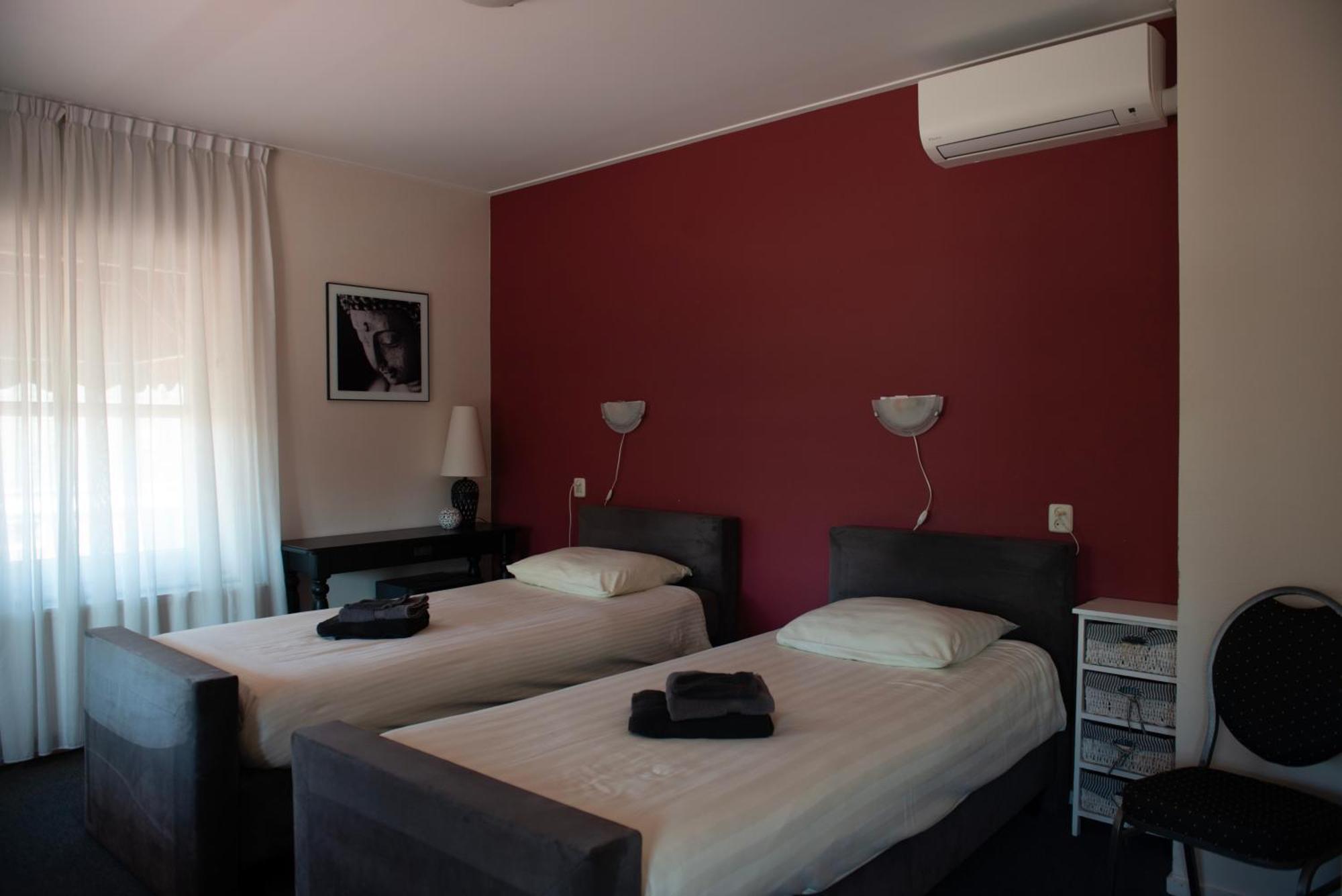 Hotel De Harmonie Sexbierum Exterior photo